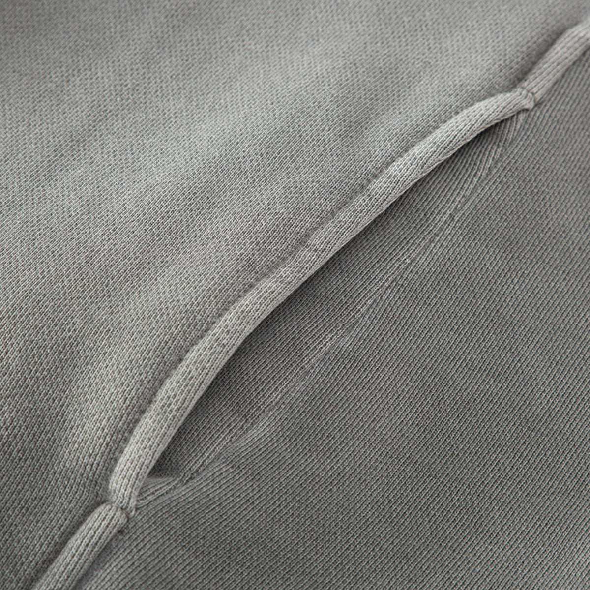 HTT BLANKS Hoodie aus gewaschener Baumwolle – geteilter Saum und Nahtkonstruktionsdetails