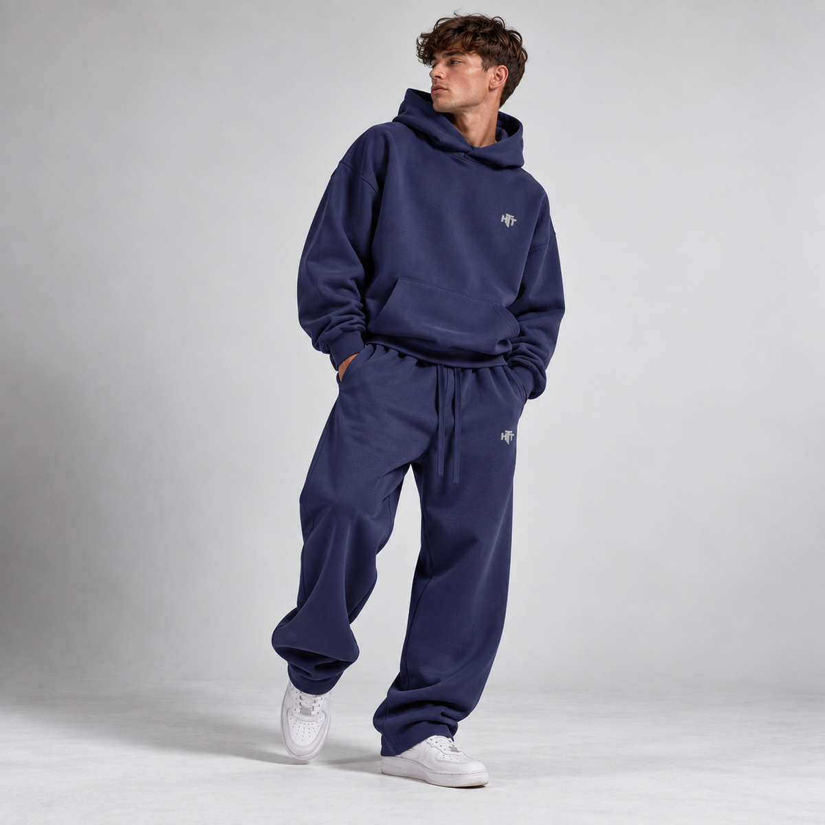 HTT 420GSM heavyweight hoodie en sweatpants set in Patriot Blue op model