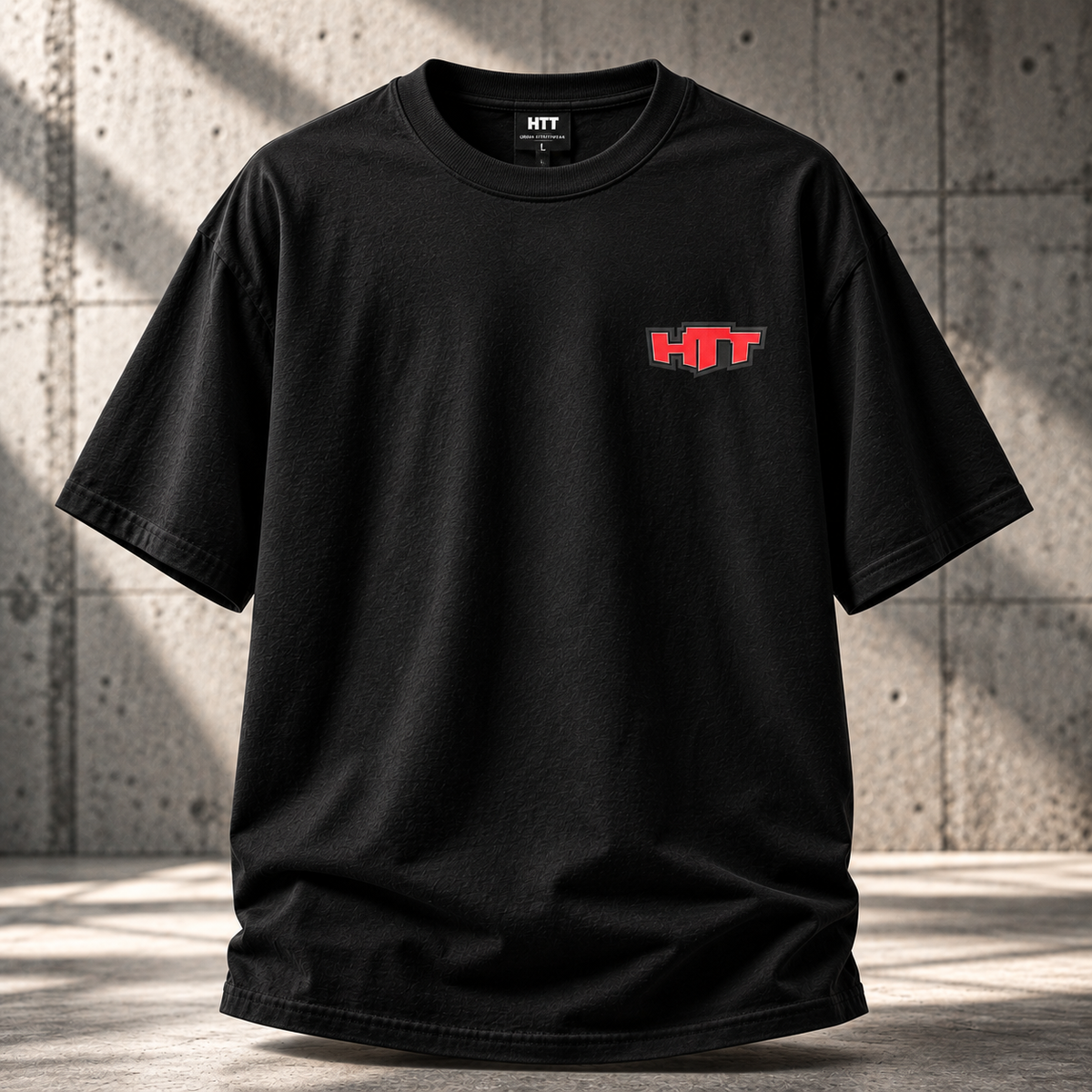 HTT Amsterdam Street T-Shirt zwart met rood HTT-logo op de borst, productfoto voorkant