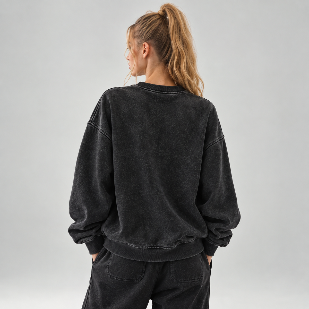 HTT BLANKS 440GSM heavyweight crewneck in washed black – oversized women’s back fit