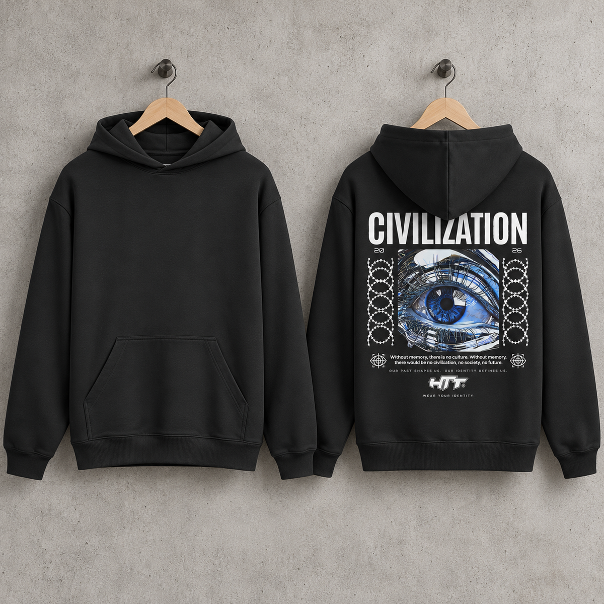 Zwarte HTT Civilization hoodie aan houten hangers, met de effen voorkant en de bedrukte achterkant naast elkaar.